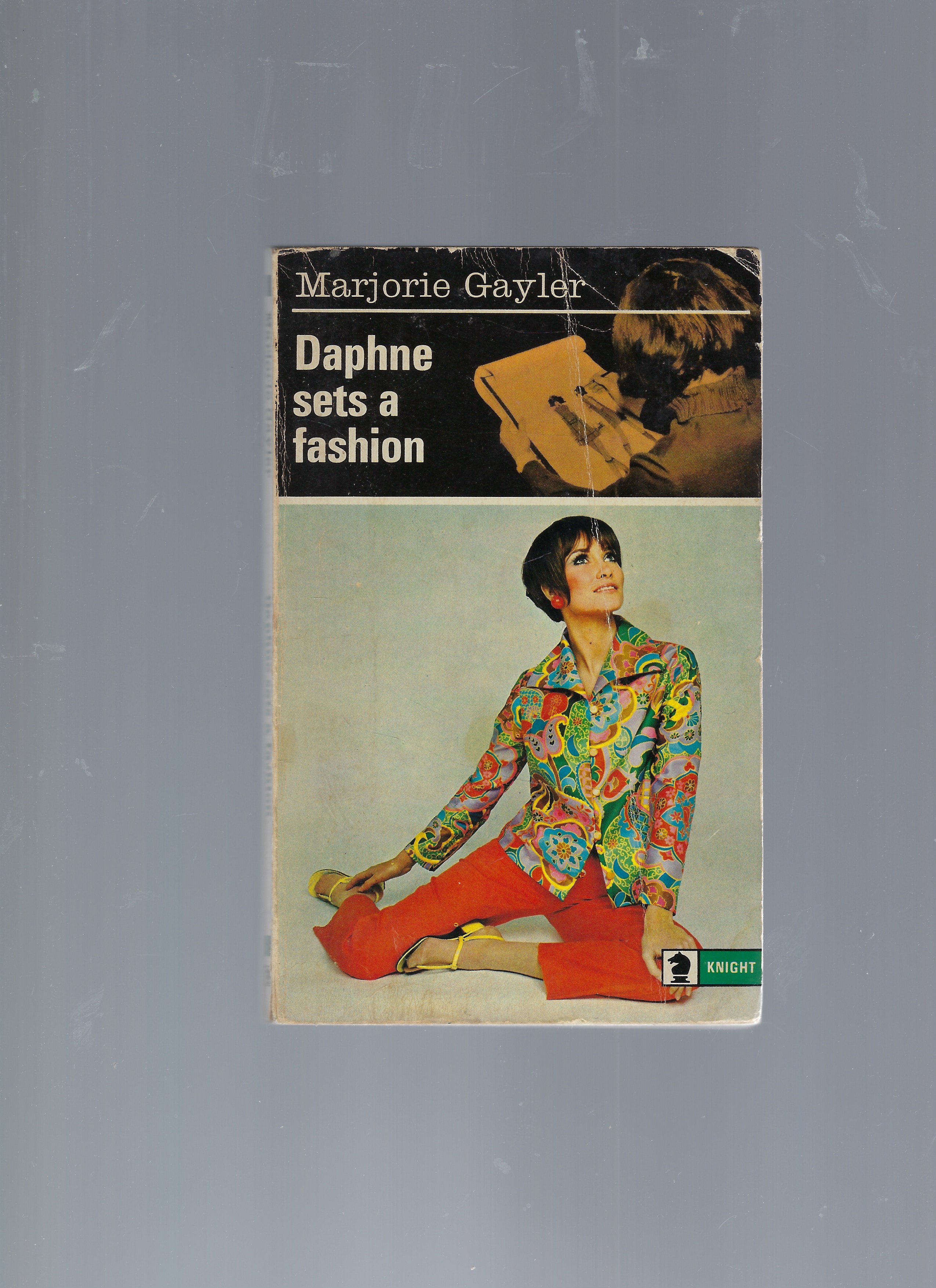 Daphne Sets a Fashion